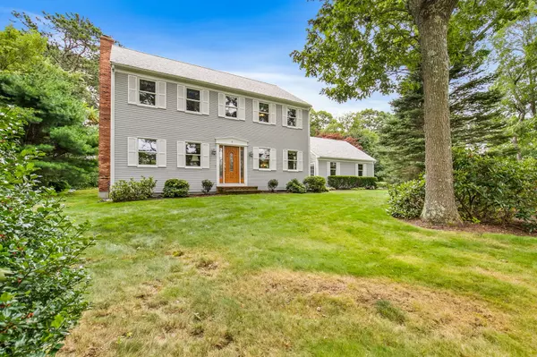 6 Plymouth Heights Road, Sagamore Beach, MA 02562