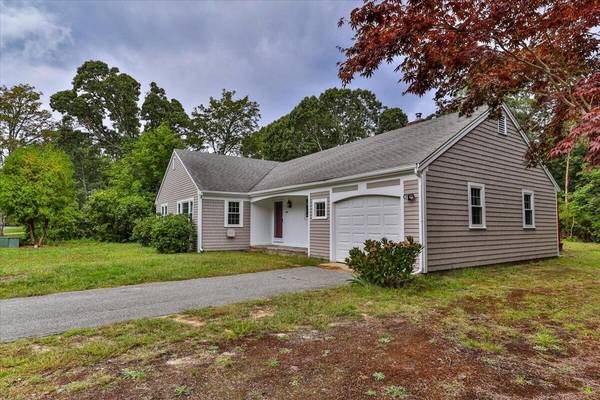 East Dennis, MA 02641,84 Bradford Road