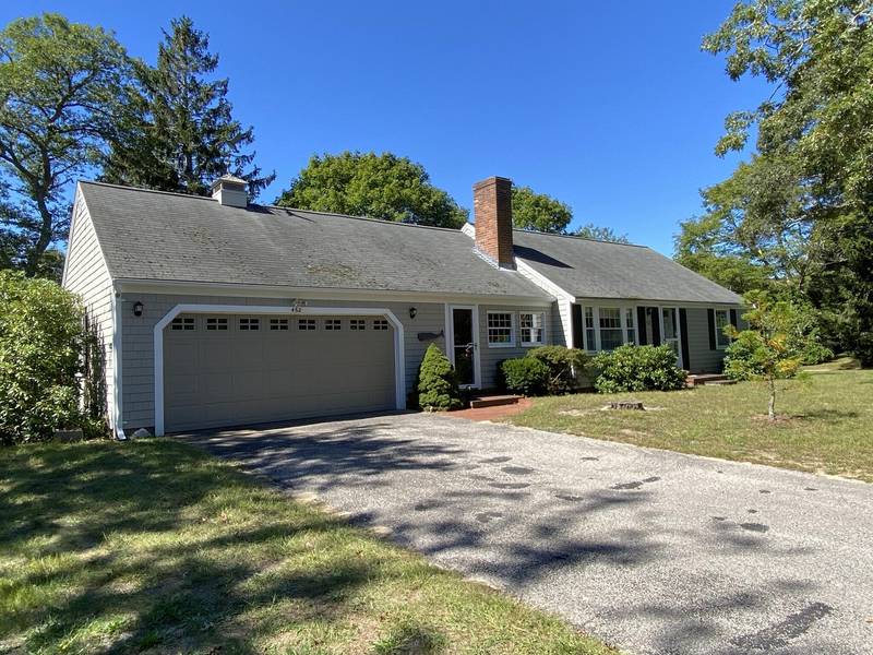 462 Putnam Avenue, Cotuit, MA 02635