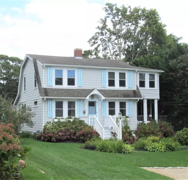 6 Weetamoe Road, Pocasset, MA 02559