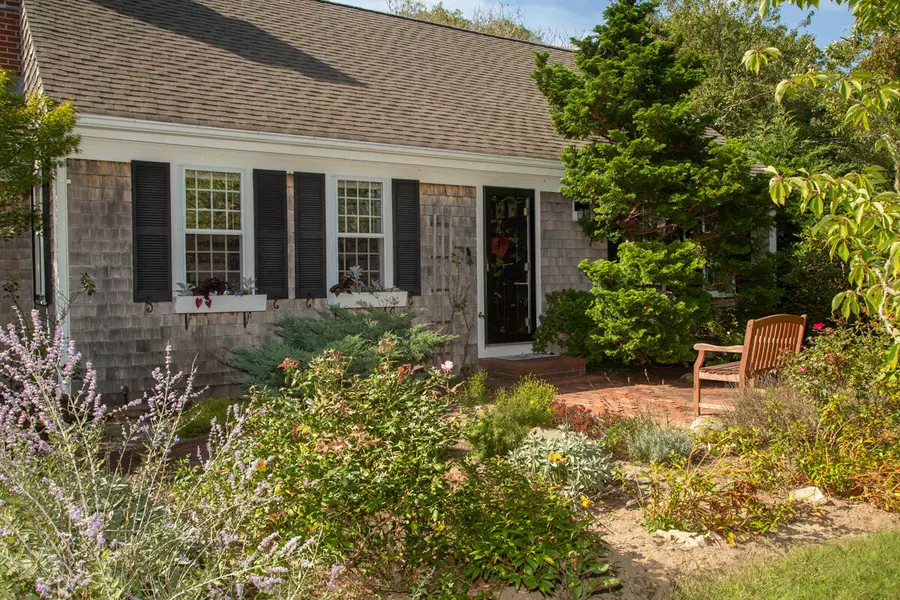 81 Country Club Drive, Barnstable, MA 02630