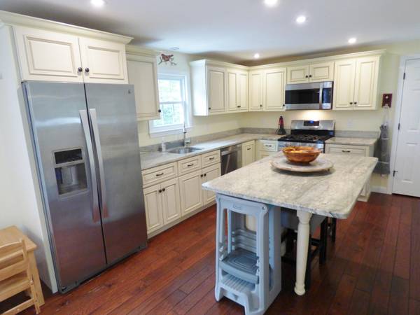 Cotuit, MA 02635,354 Mariner Circle