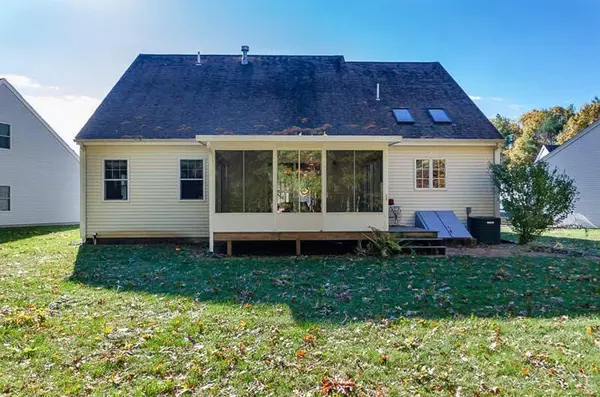 Rochester, MA 02770,23 Bisbee Drive