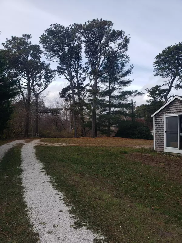 North Chatham, MA 02650,28 Cranberry Lane