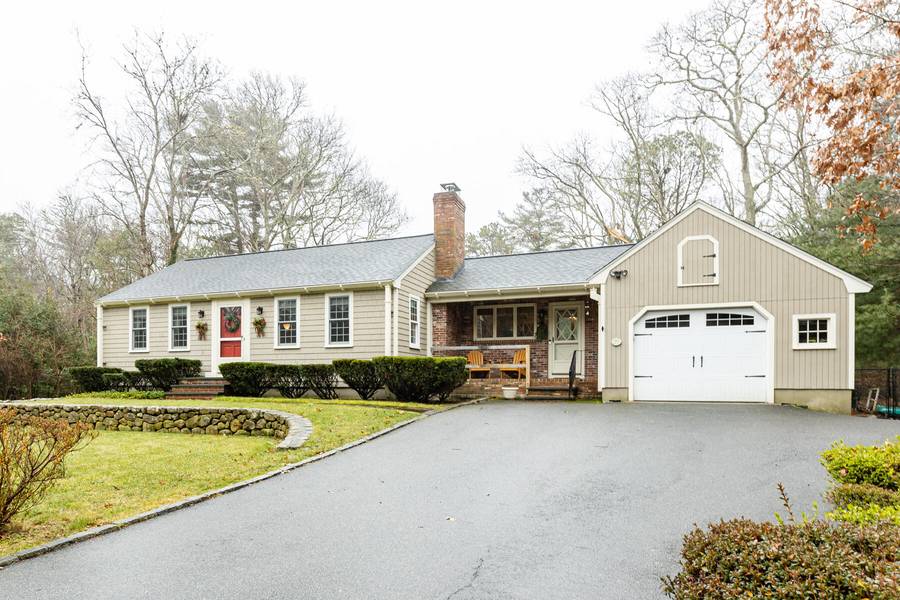 21 Settlers Path, Sandwich, MA 02563