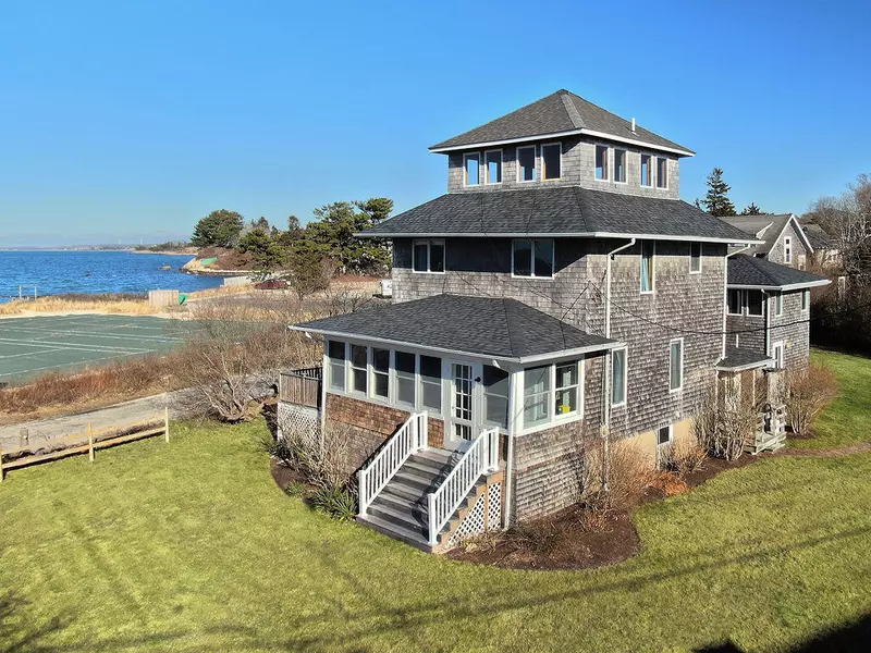 23 Spencer Baird Road, Woods Hole, MA 02543