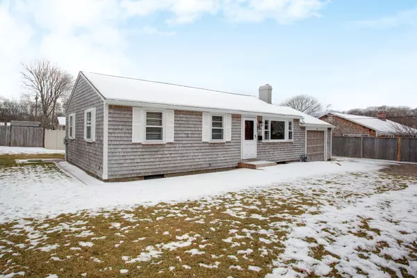 9 Cedar Street, East Falmouth, MA 02536