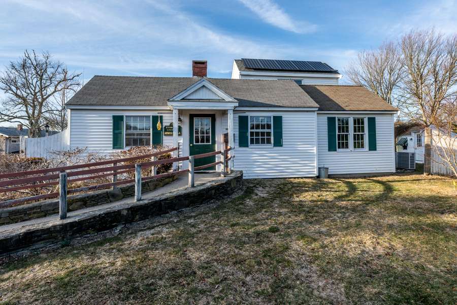 8 Old Jail Lane, West Dennis, MA 02670