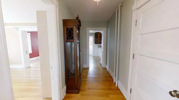 Chatham, MA 02633,989 Main Street