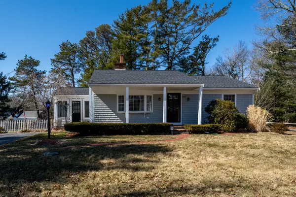 727 Shootflying Hill Road, Centerville, MA 02632