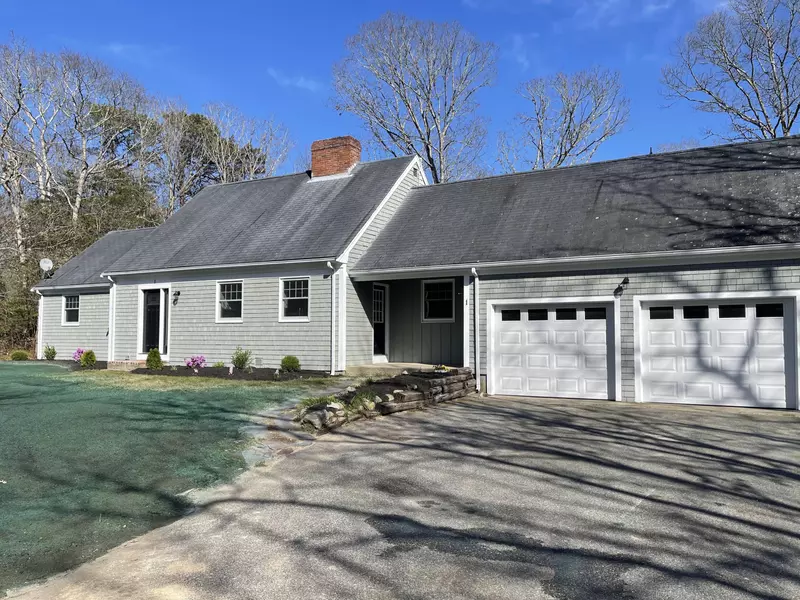 1 Bridle Path, Sandwich, MA 02563