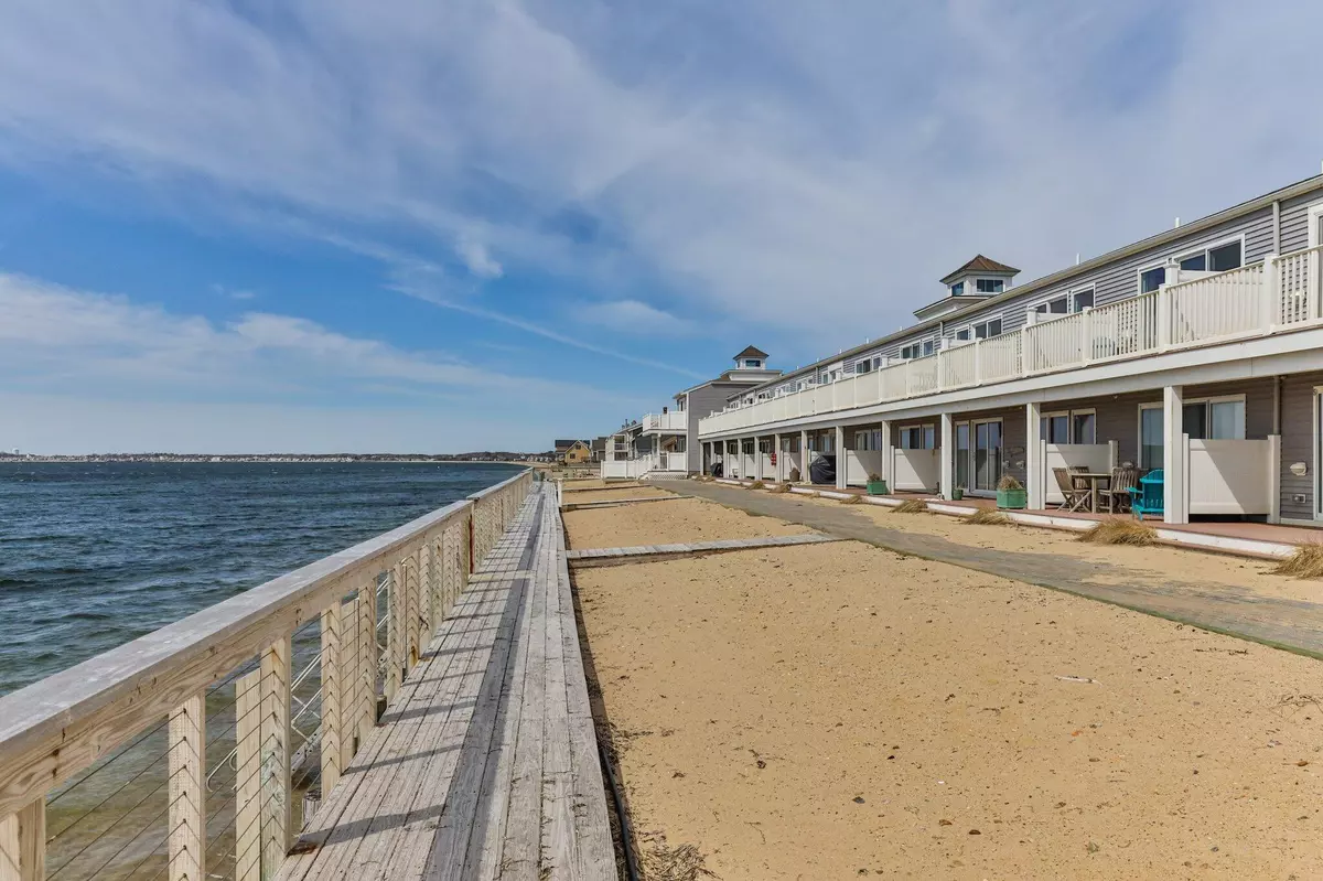 North Truro, MA 02652,482 Shore Road #4