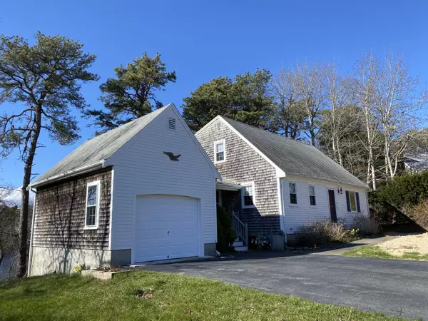 64 Williams Avenue, Pocasset, MA 02559