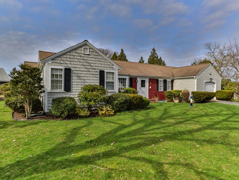 62 Little Cove Circle, West Dennis, MA 02670