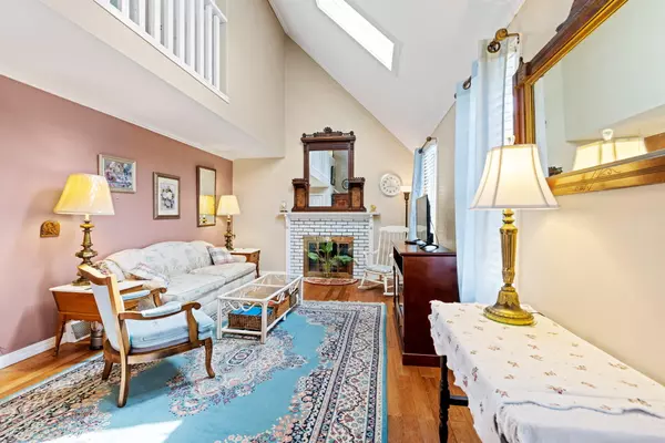 Hyannis, MA 02601,292 Megan Road