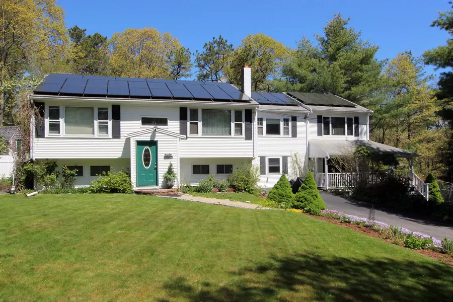 46 Foster Howard Road, Pocasset, MA 02559