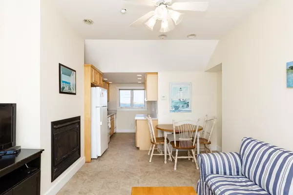 North Truro, MA 02652,496 Shore Road #20