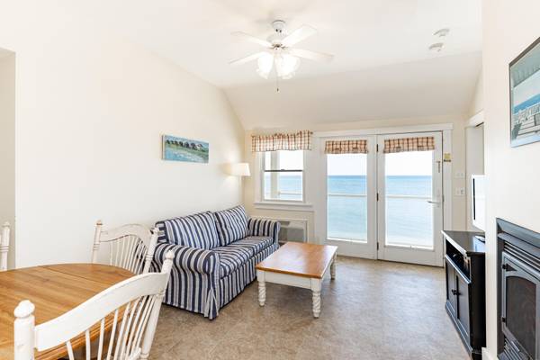 North Truro, MA 02652,496 Shore Road #20