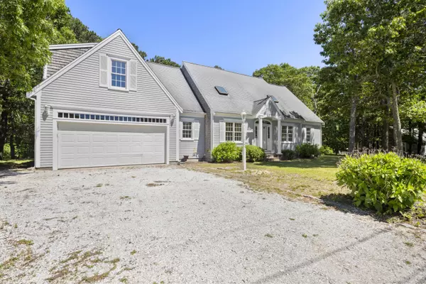 Yarmouth Port, MA 02675,2 Follins Pond Road