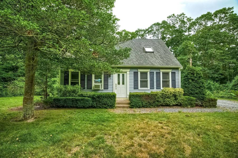 20 Daniele Street, Cotuit, MA 02635