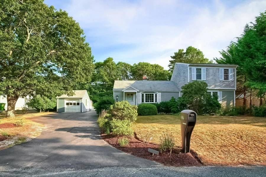 207 Cranberry Lane, South Yarmouth, MA 02664