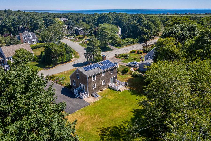 6 Siasconset Drive, Sagamore Beach, MA 02562