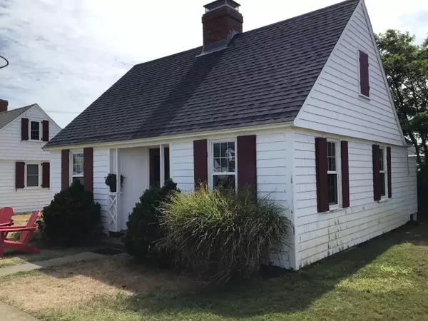 North Truro, MA 02652,670 Shore Road #5