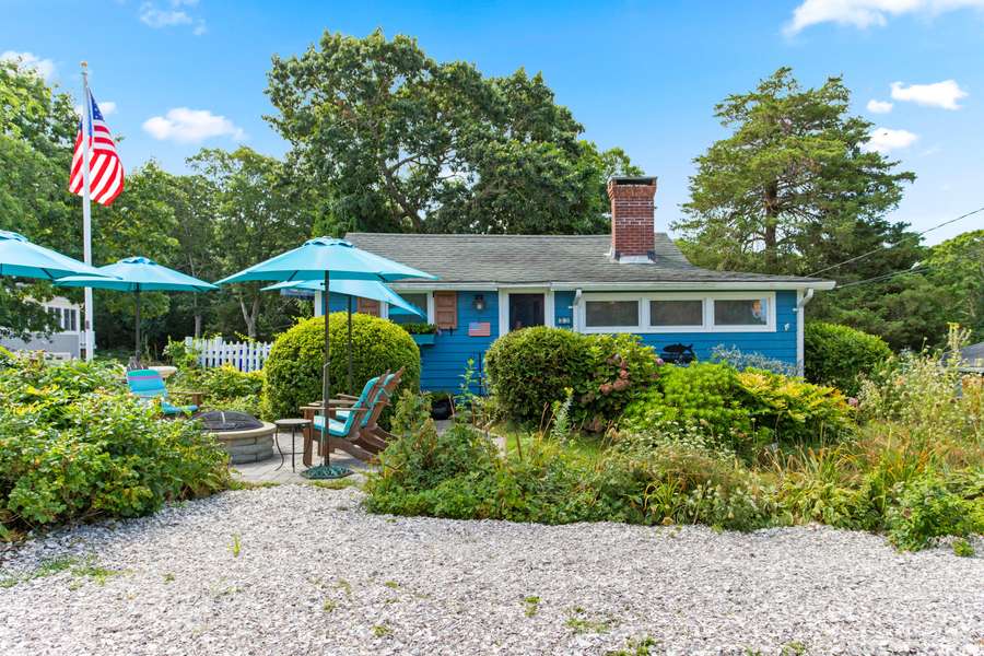 33 Circuit Avenue, Pocasset, MA 02559