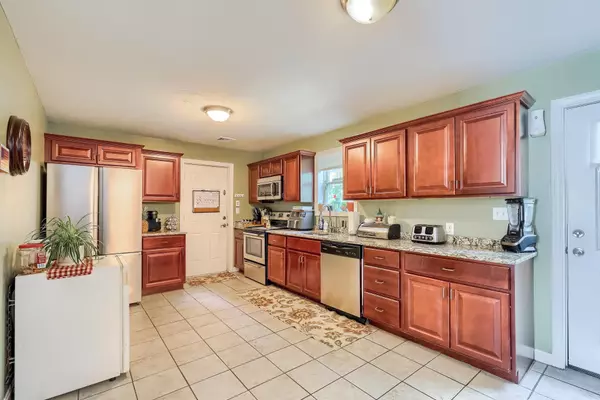 West Wareham, MA 02576,3 Beaver Path #B
