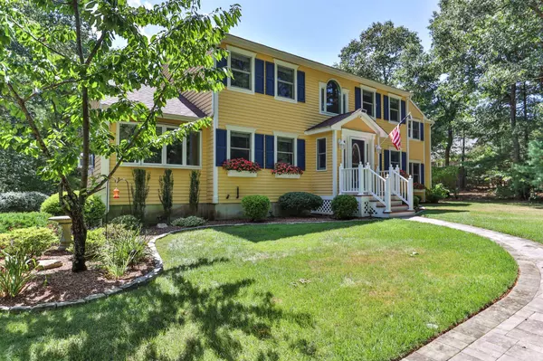 West Wareham, MA 02576,7 Holly Tree Lane