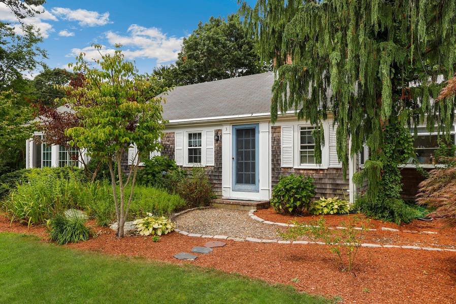 3 Siasconset Drive, Sagamore Beach, MA 02562