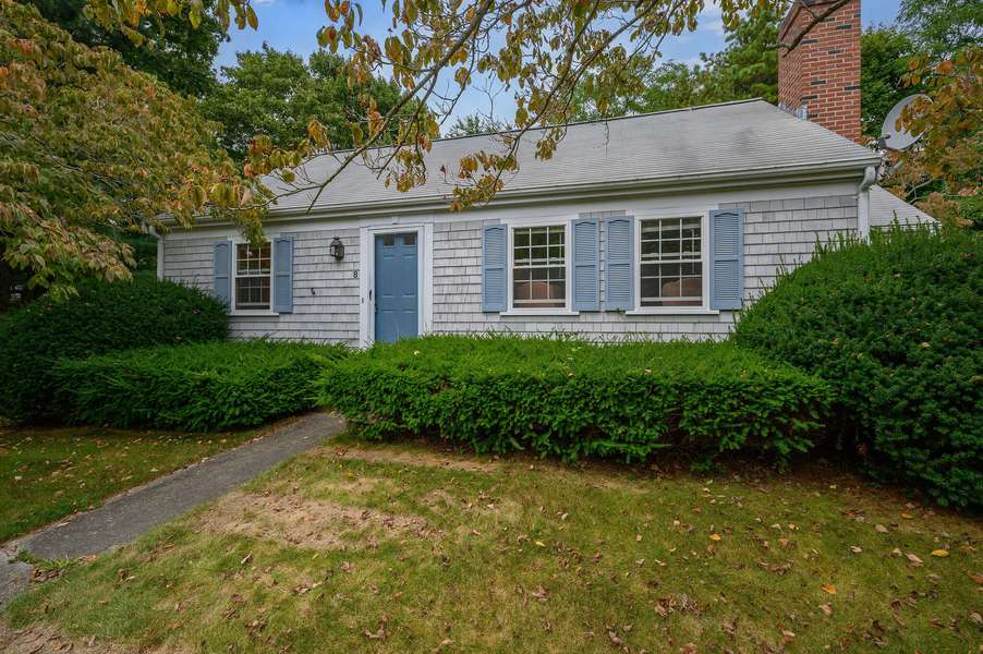 8 Banfield Drive, Cotuit, MA 02635