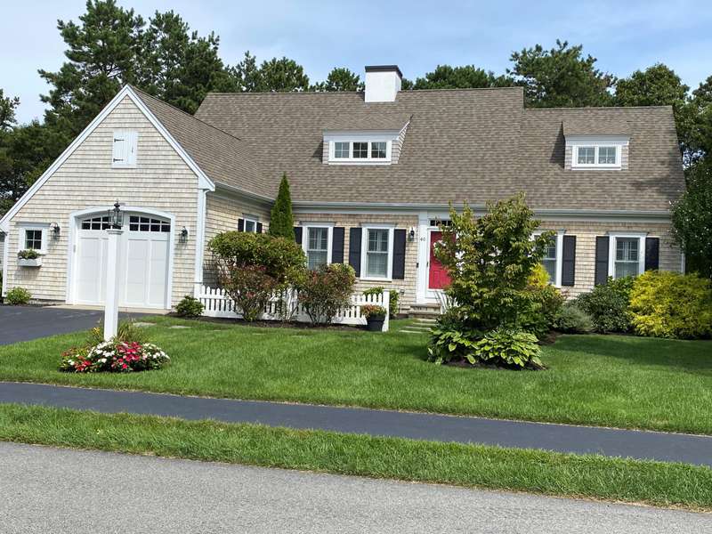 40 Dovetail Lane, Cotuit, MA 02635