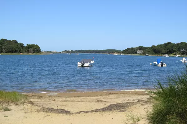 North Chatham, MA 02650,51 Cove Hill Road