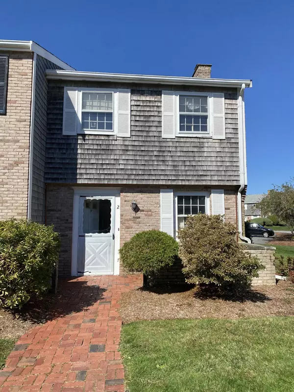 2 Louisburg Square, Centerville, MA 02632