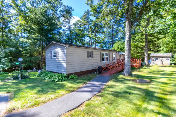 217 Cheshire Park Circle, West Wareham, MA 02576