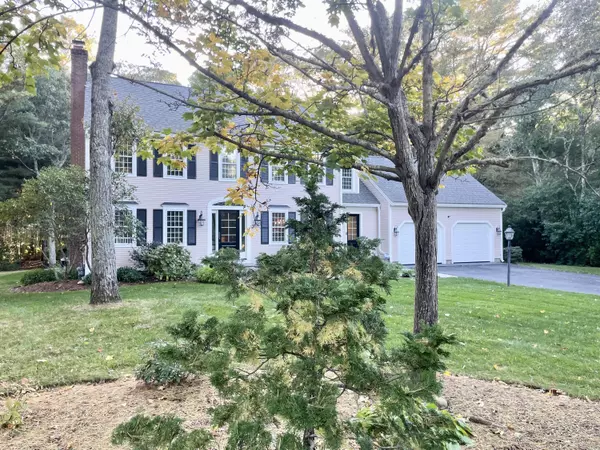 49 Hyde Park Road, Centerville, MA 02632