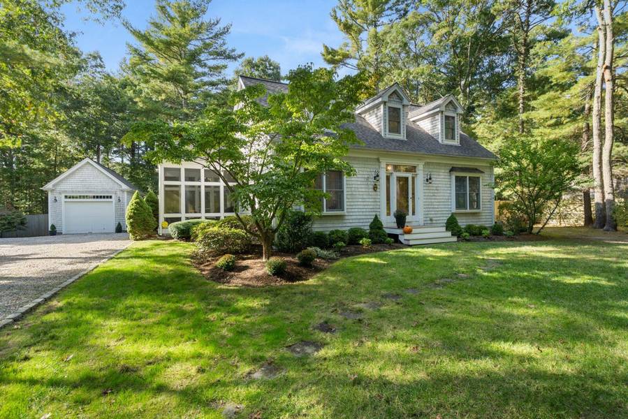 602 Putnam Avenue, Cotuit, MA 02635