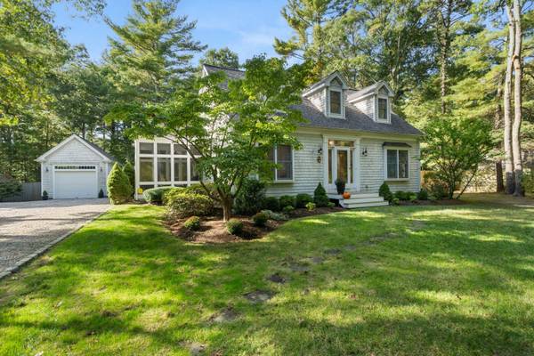 Cotuit, MA 02635,602 Putnam Avenue