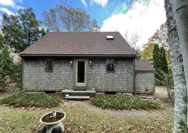 West Tisbury, MA 02575,10 Briarwood Lane