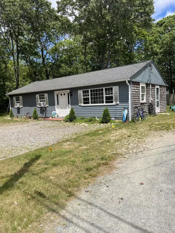 4 Frances Helen Road, Yarmouth Port, MA 02675