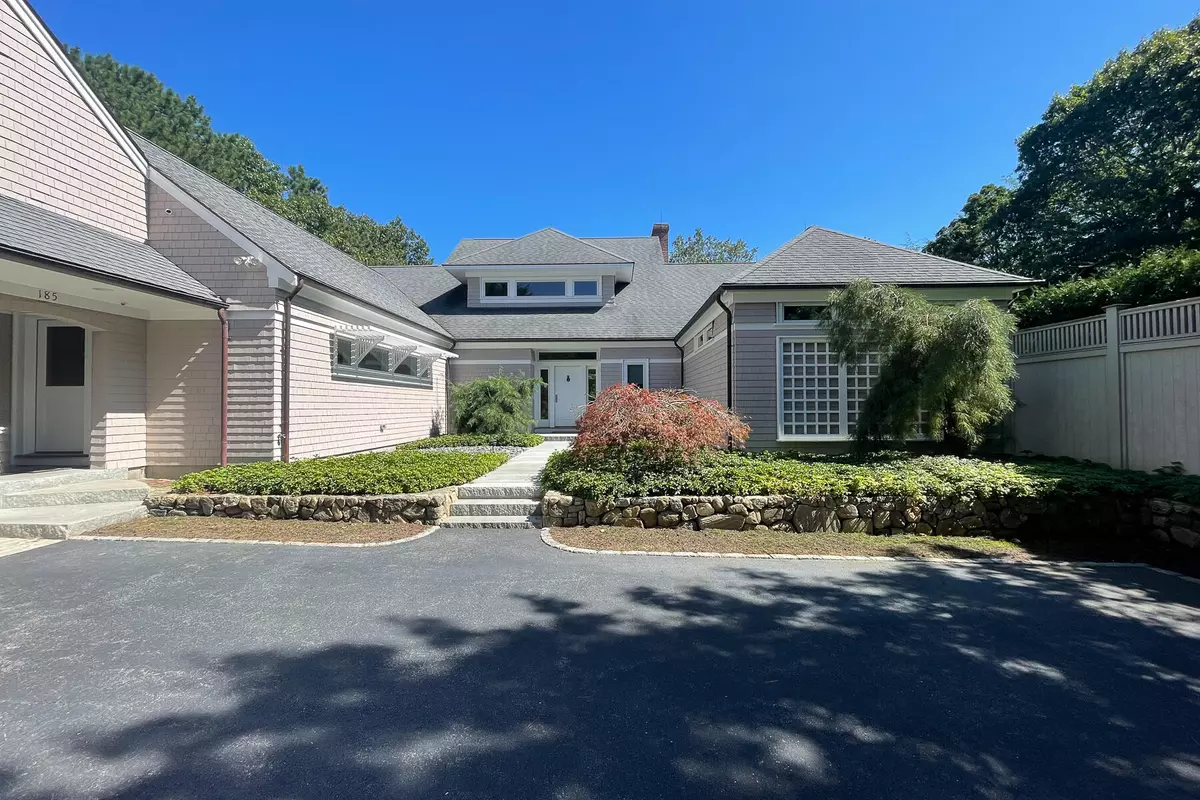 Mashpee, MA 02649,185 Willowbend Drive