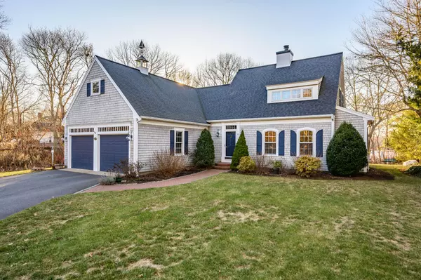 72 Crestview Circle, Centerville, MA 02632