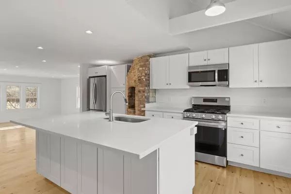 Yarmouth Port, MA 02675,28 Seminole Drive