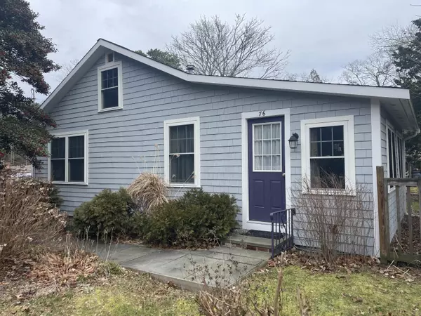 76 Camp Opechee Road, Centerville, MA 02632