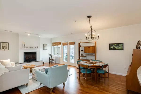 50 Kates Path, Yarmouth Port, MA 02675