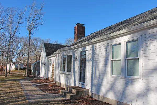 West Yarmouth, MA 02673,20 Tanglewood Drive