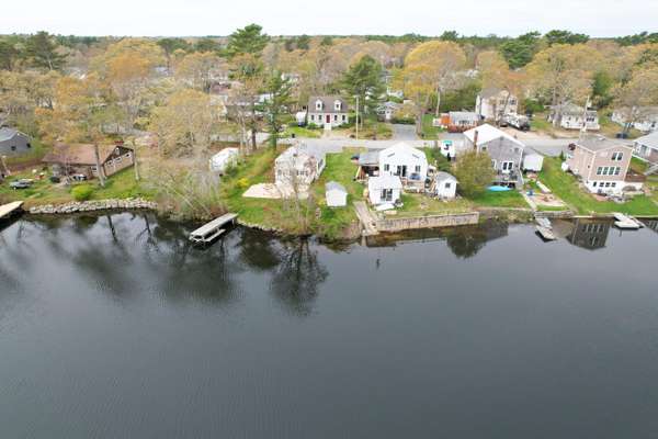 Wareham, MA 02571,36 Agawam Lake Shore Drive