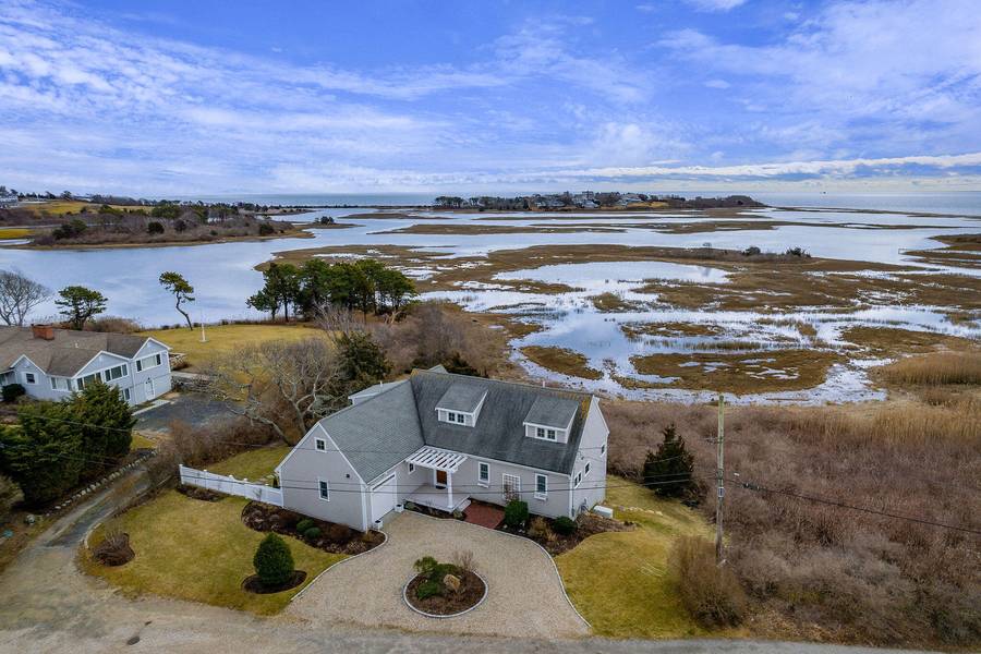 111 Ocean Drive, West Hyannisport, MA 02672