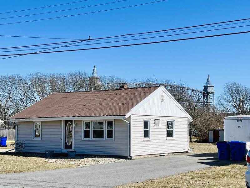 50 Bourne Neck Drive, Buzzards Bay, MA 02532